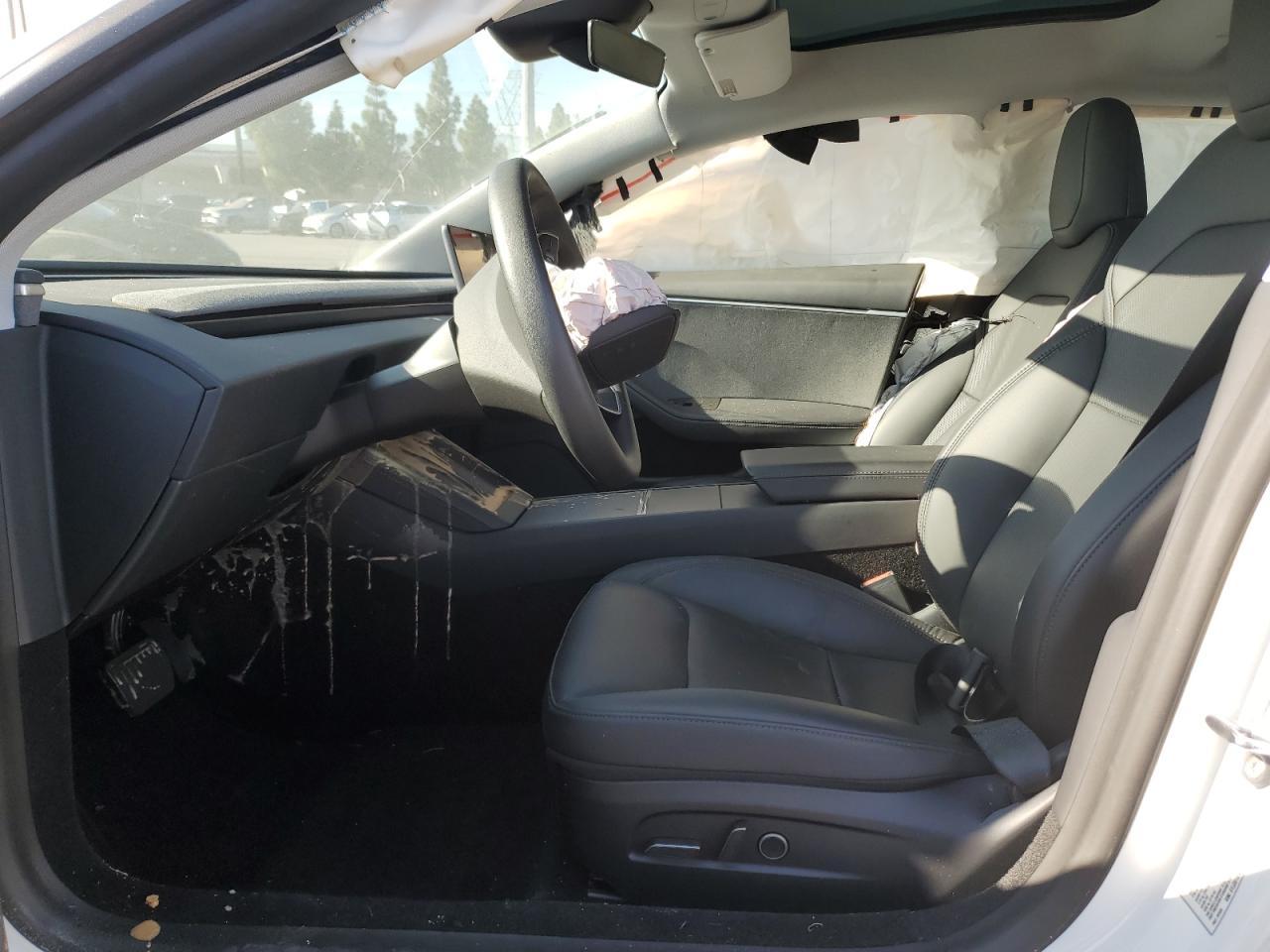 2025 Tesla Model 3 - Image 7
