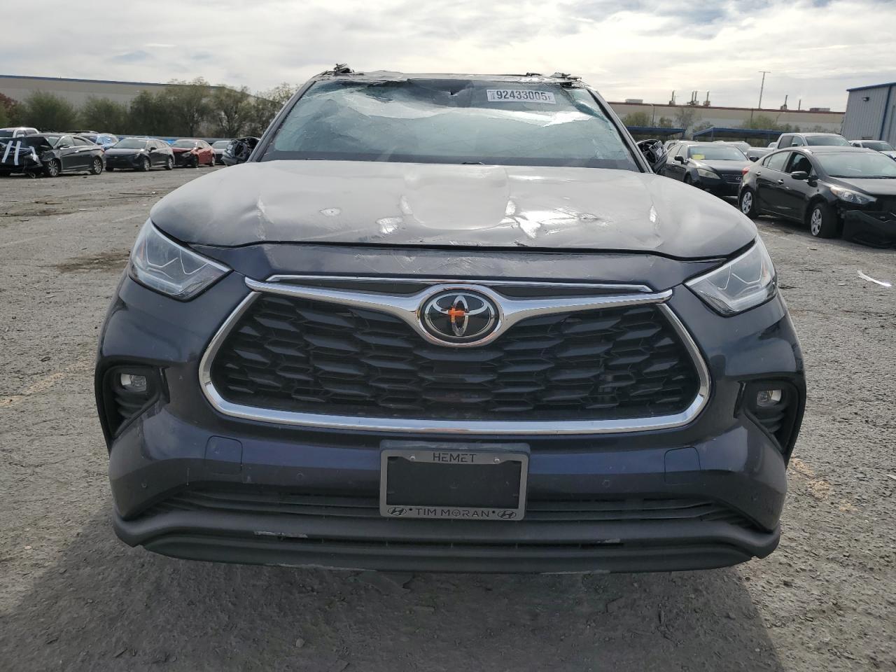 2022 Toyota Highlander Limited - Image 5