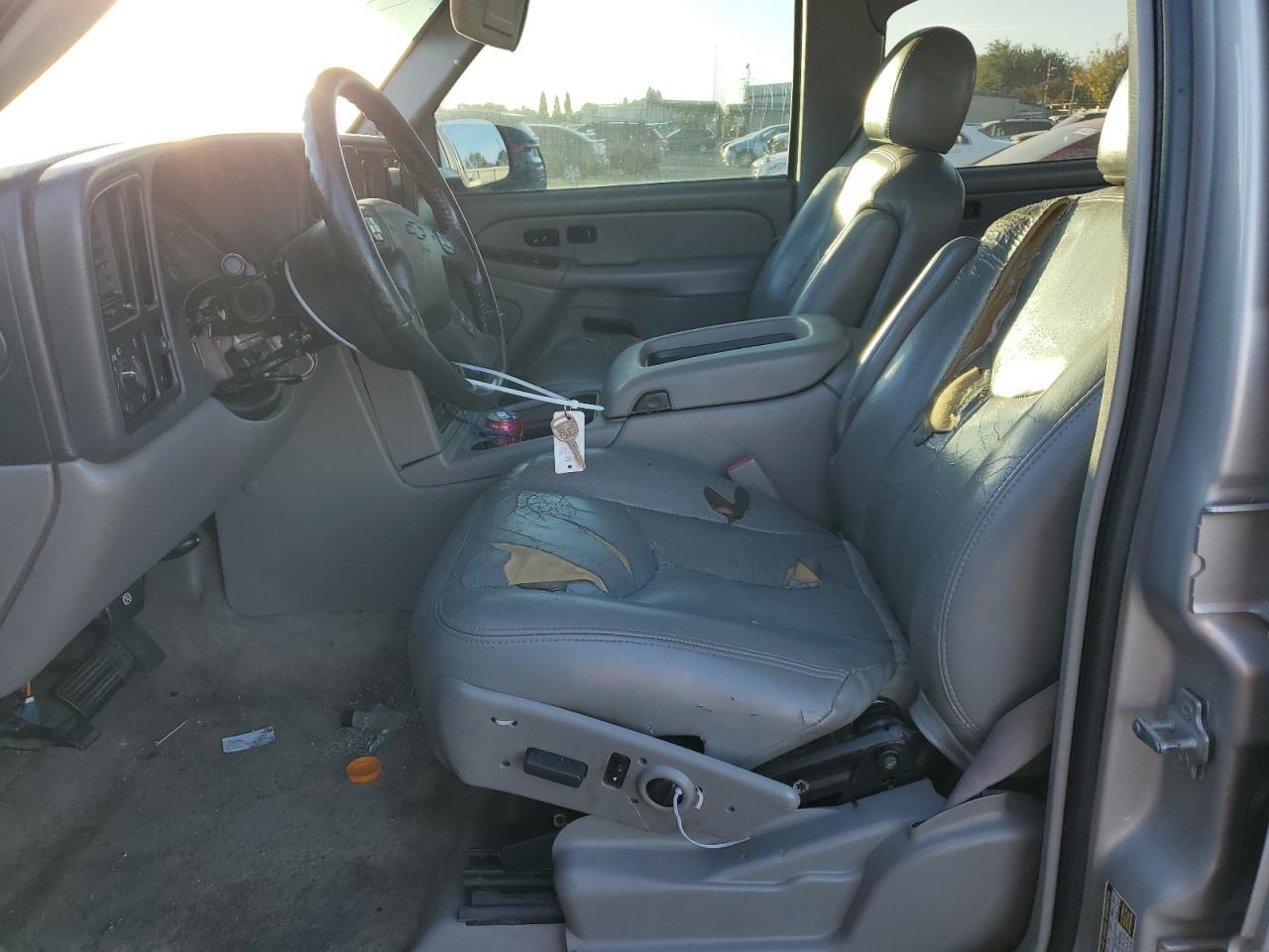 2006 Chevrolet Suburban C1500 - Image 7