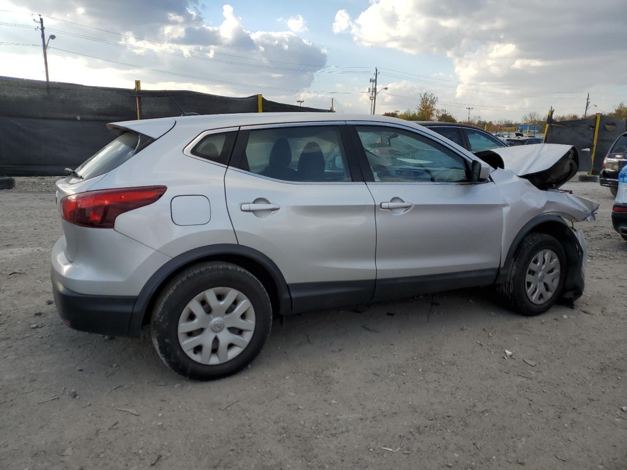 2019 Nissan Rogue Sport S - Image 3