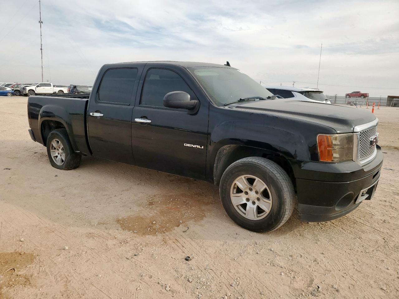 2010 GMC Sierra C1500 Denali - Image 4
