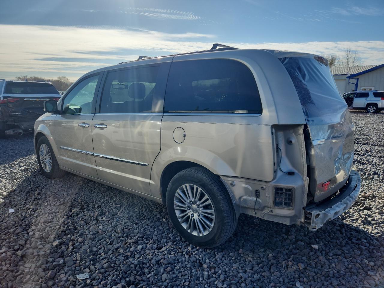 2014 Chrysler Town & Country Touring L - Image 2