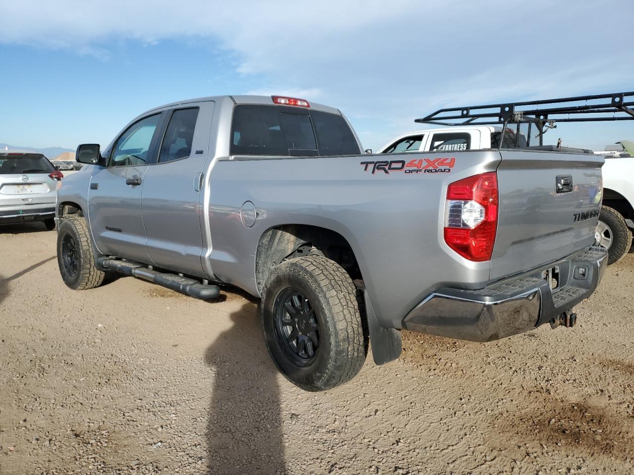 2015 Toyota Tundra Double Cab Sr - Фото 2