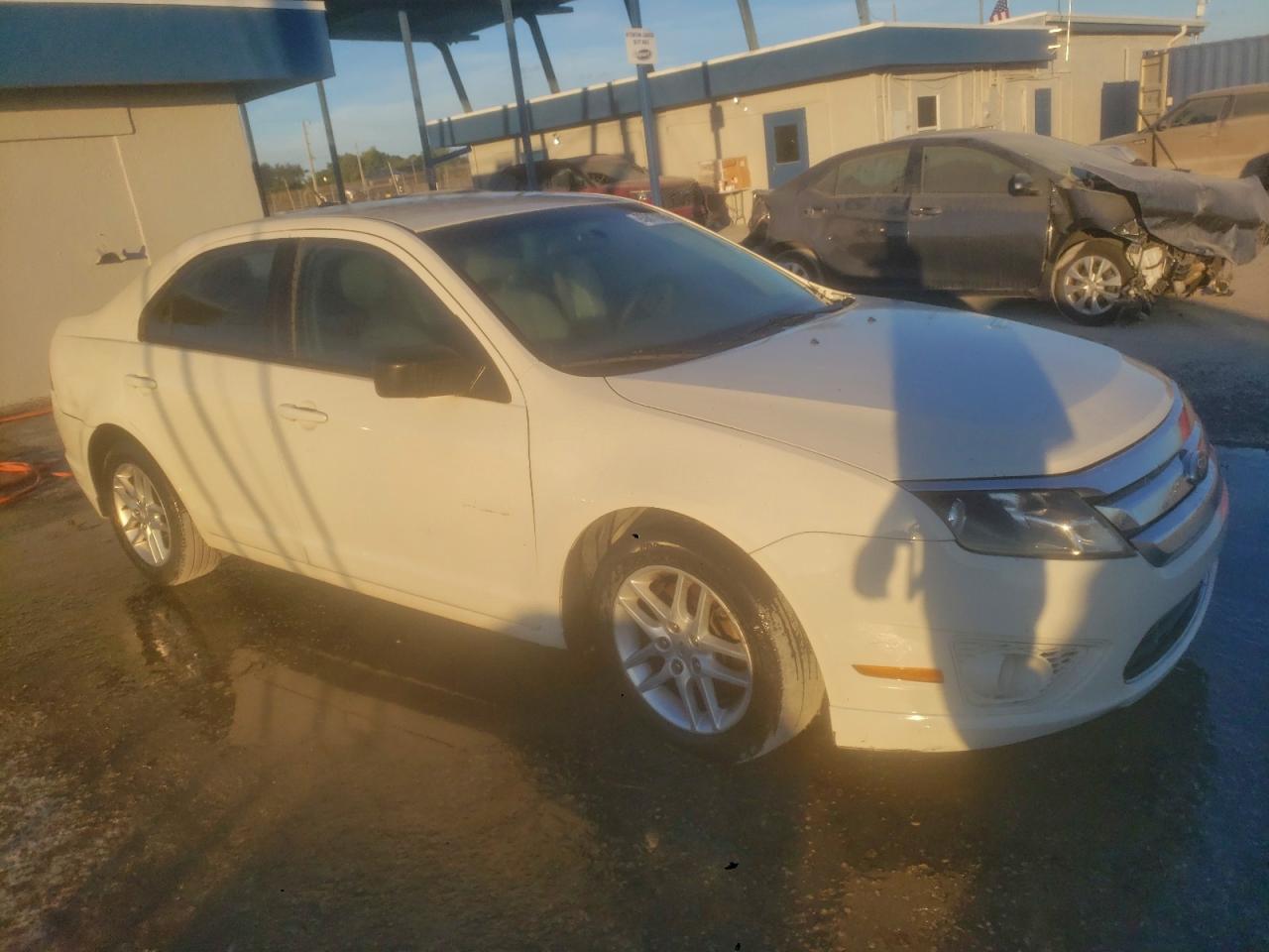 2012 Ford Fusion S - Фото 4