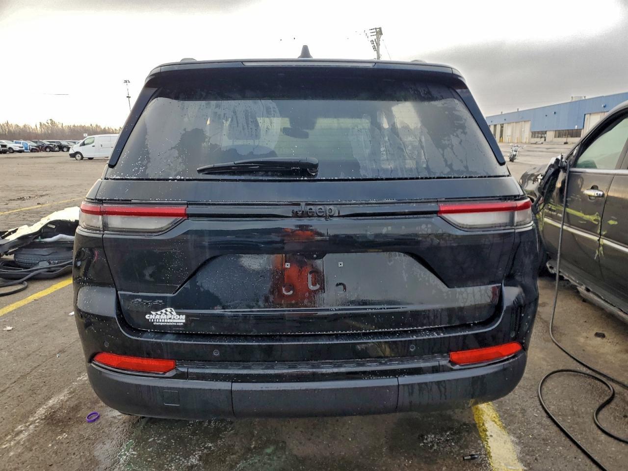 2024 Jeep Grand Cherokee Laredo - Image 6