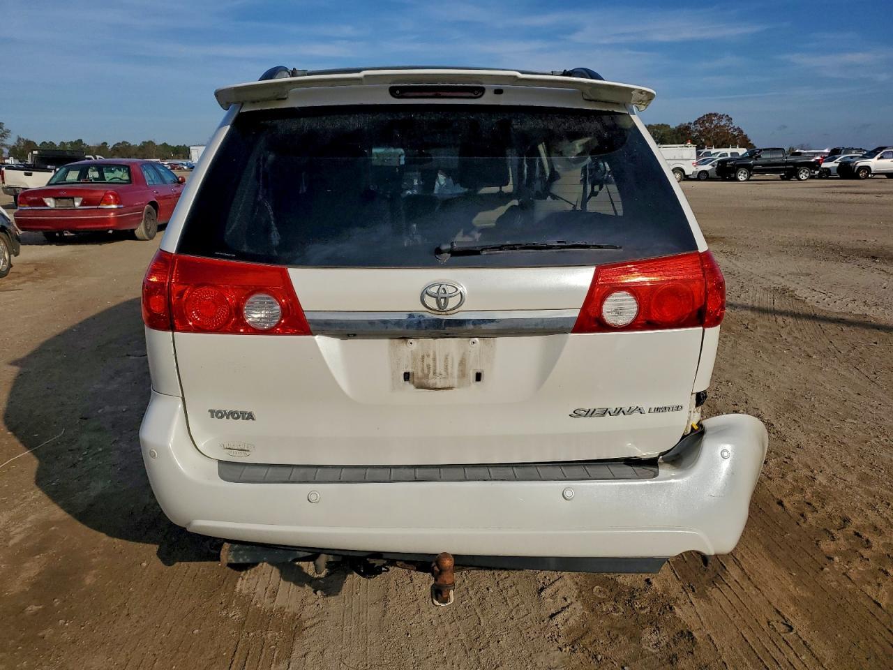 2010 Toyota Sienna Xle - Фото 6