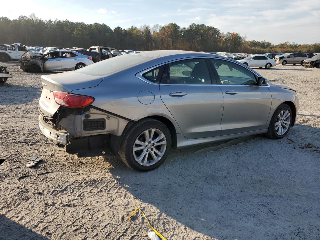 2015 Chrysler 200 Limited - Image 3