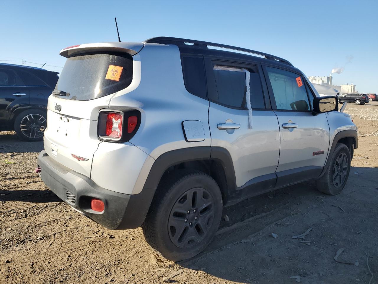 2018 Jeep Renegade Trailhawk - Image 3