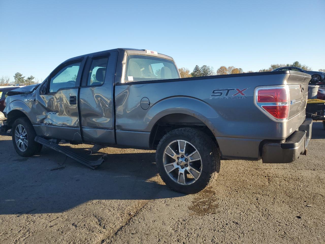 2011 Ford F150 Super Cab - Фото 2
