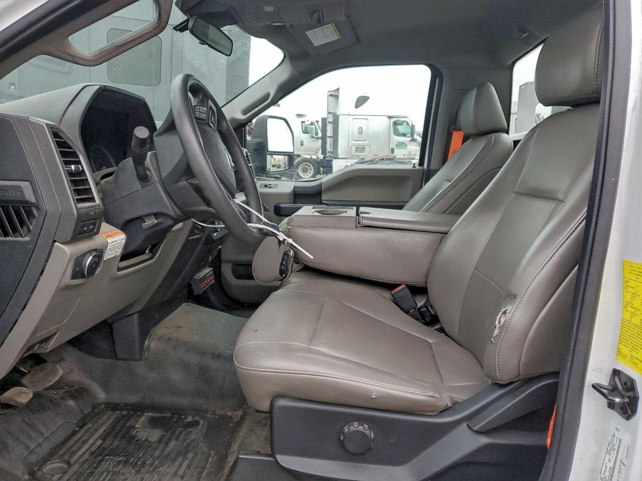 2022 Ford F450 Super Duty - Фото 7