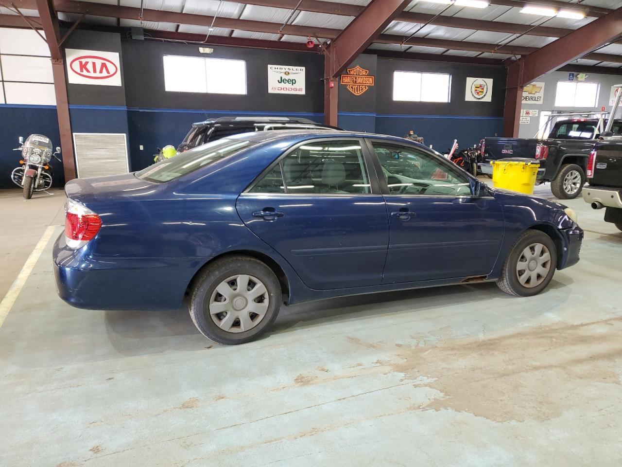 2005 Toyota Camry Le - Image 3