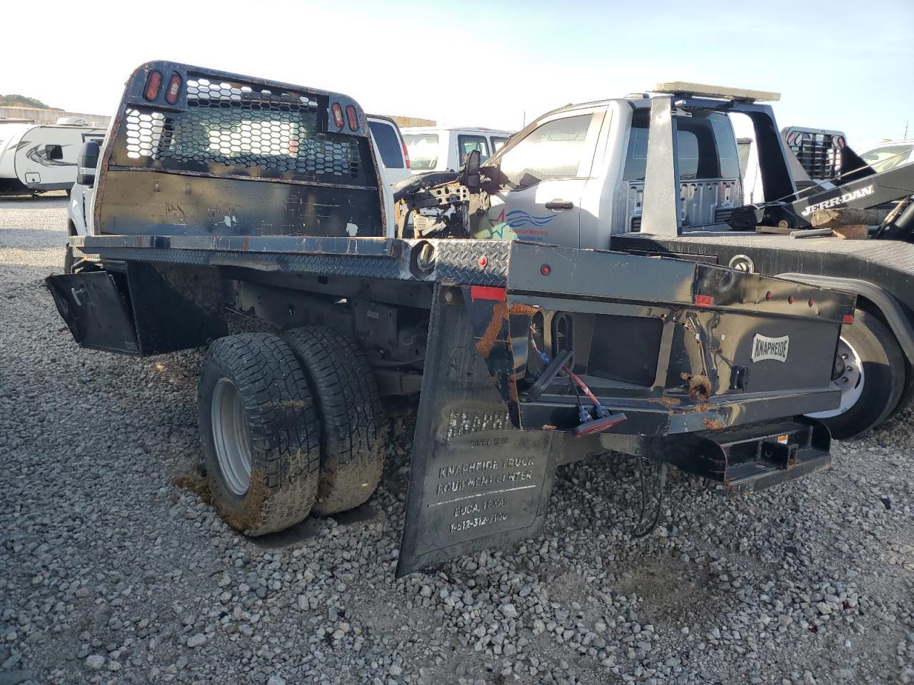 2018 Ford F350 Super Duty Flatbed Truck - Фото 2