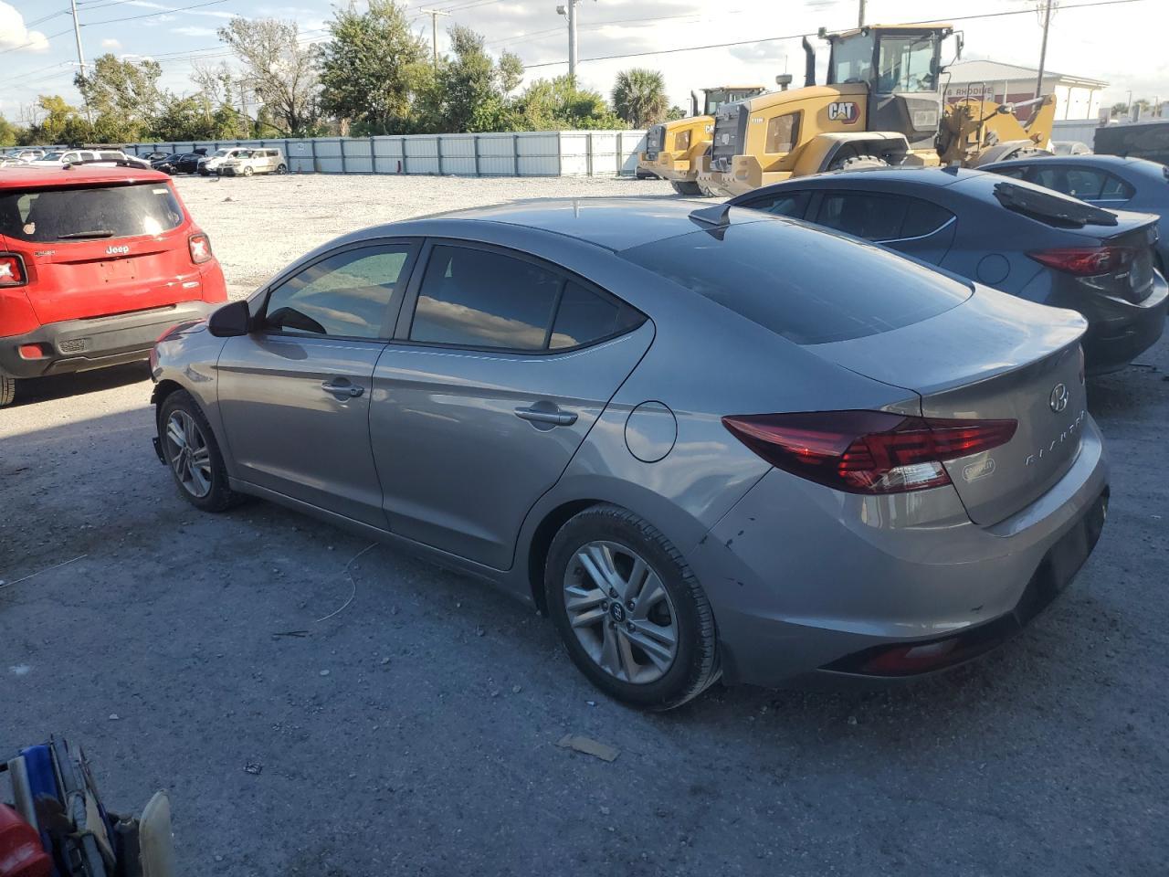 2020 Hyundai Elantra Sel - Фото 2