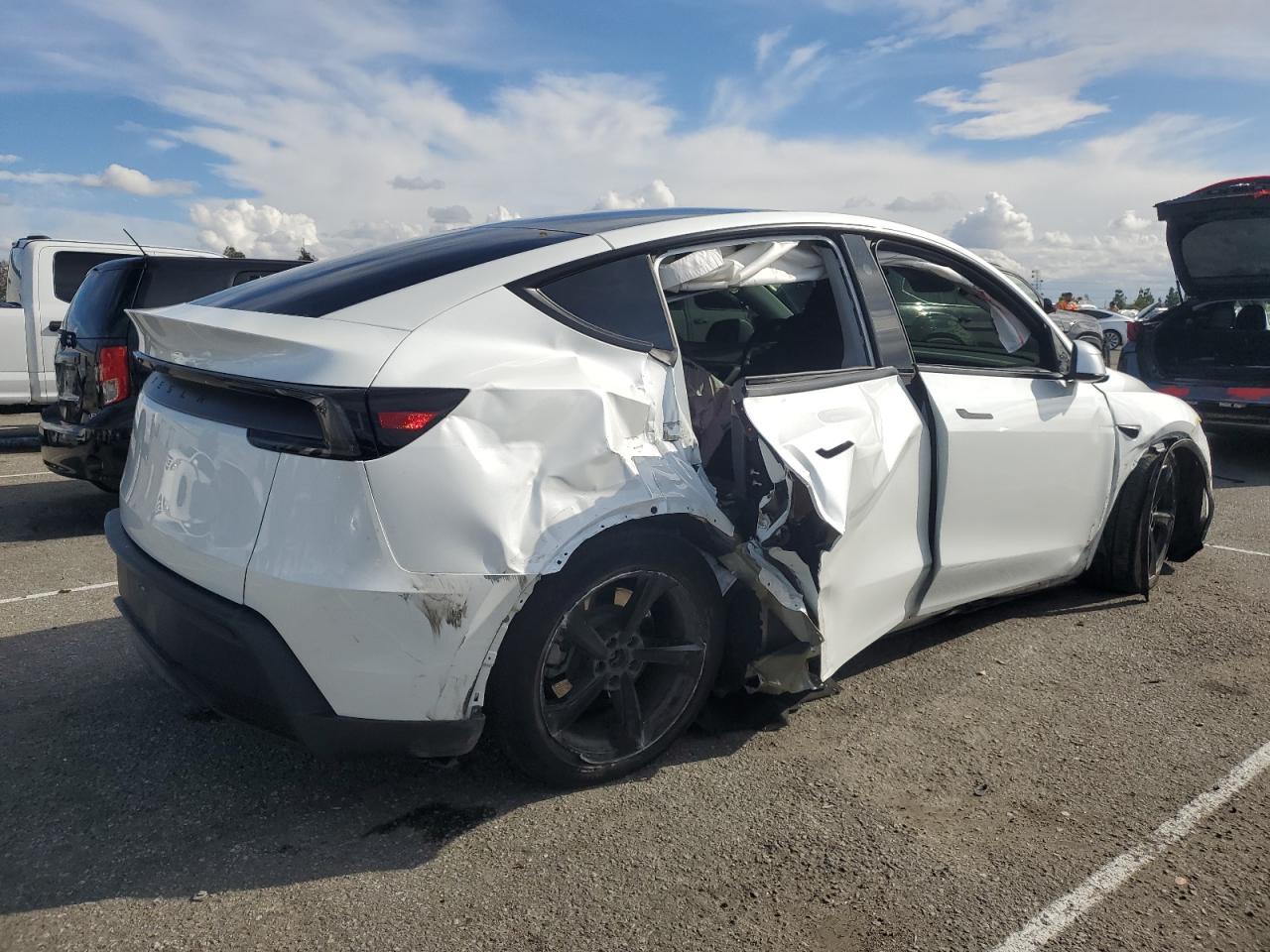 2026 Tesla Model Y - Image 3