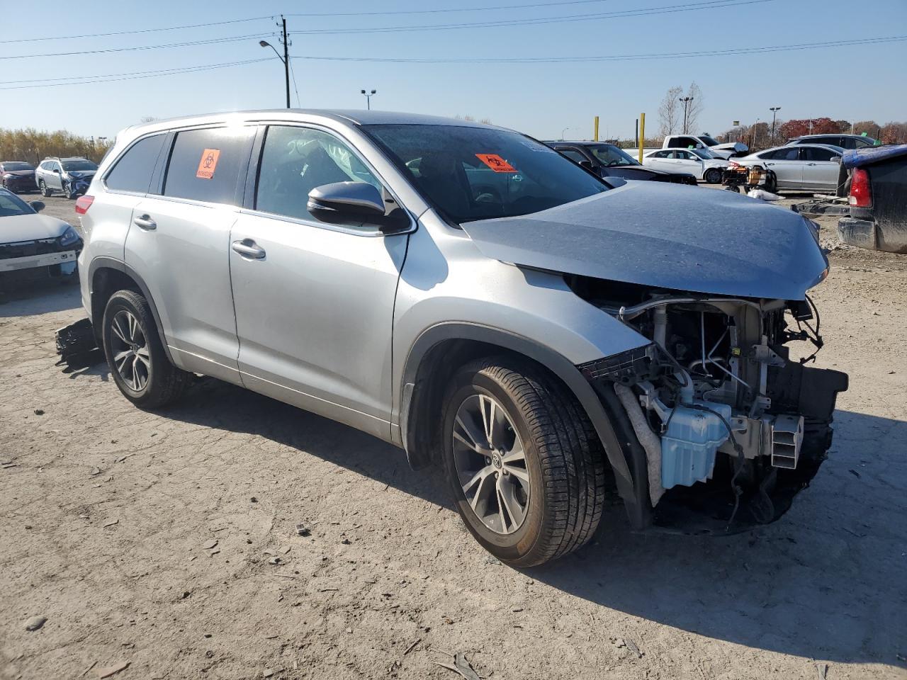 2017 Toyota Highlander Le - Фото 4