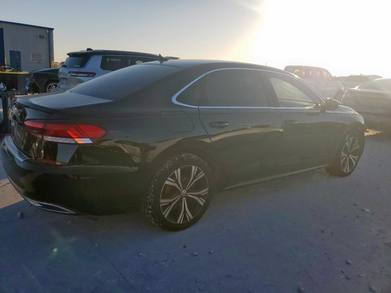 2022 Volkswagen Passat Se - Image 3