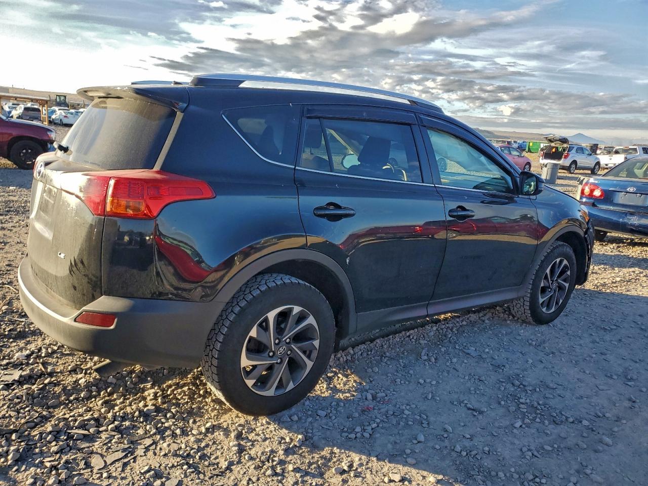 2013 Toyota Rav4 Le - Image 3