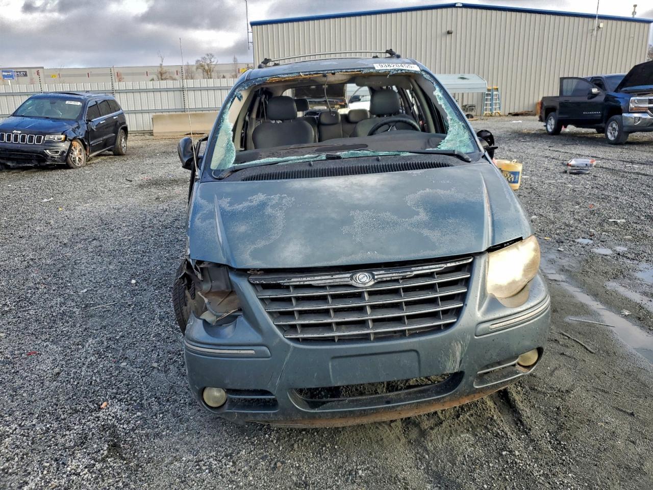 2005 Chrysler Town & Country Limited - Фото 5