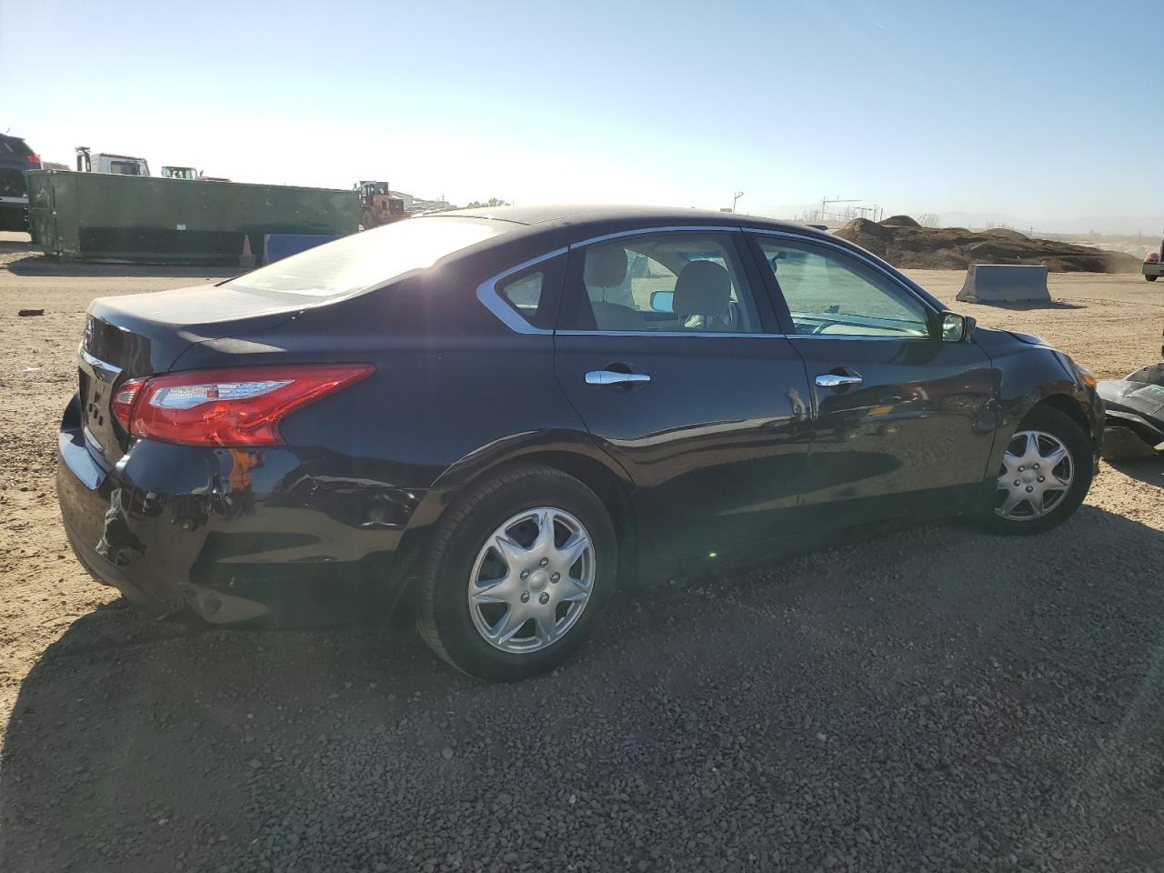 2016 Nissan Altima 2.5 - Image 3