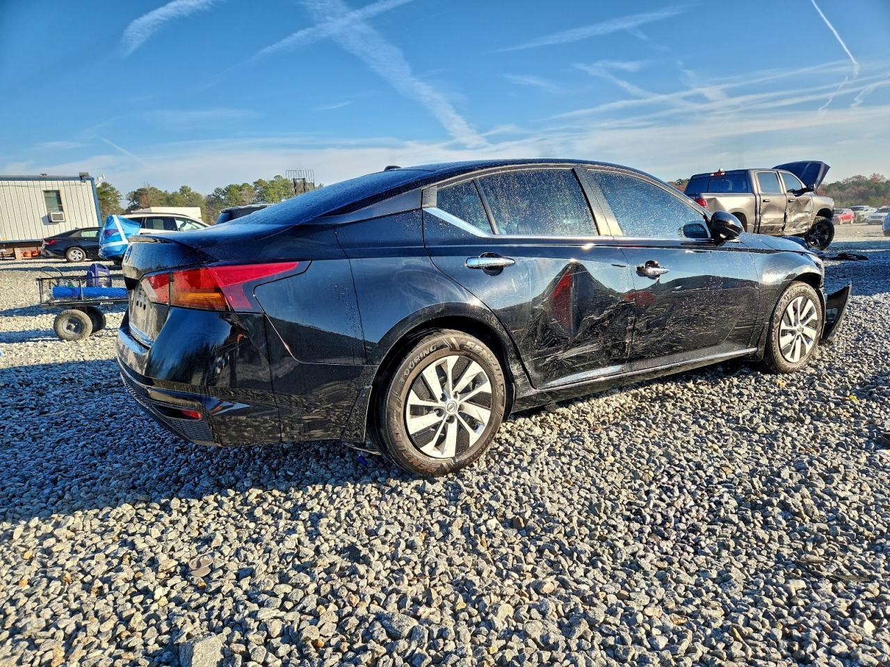 2020 Nissan Altima S - Фото 3