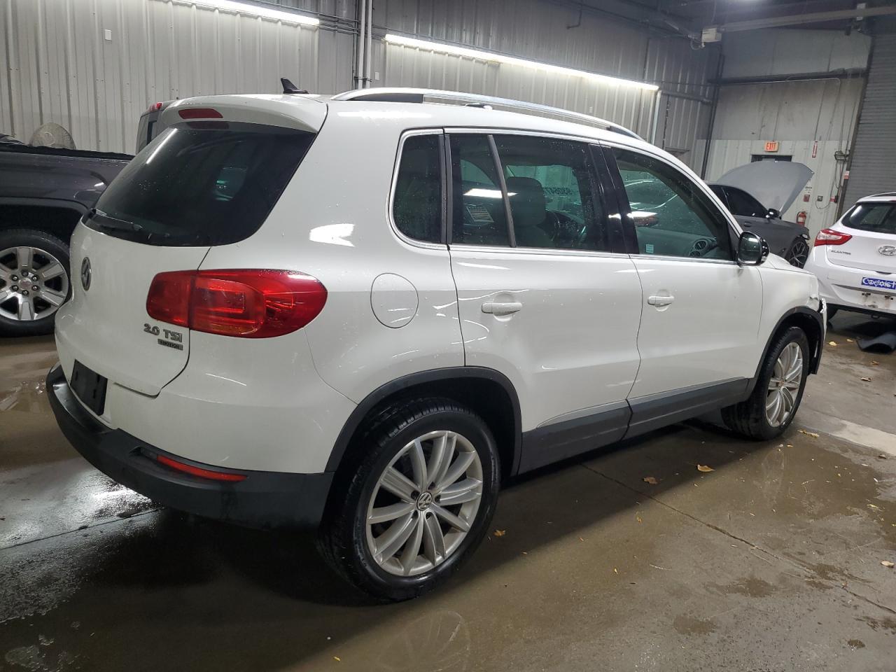 2013 Volkswagen Tiguan S - Фото 3