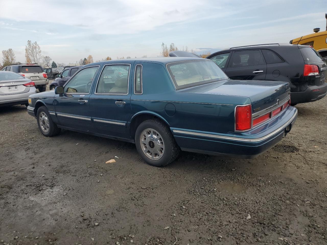 1997 Lincoln Town Car Signature - Фото 2