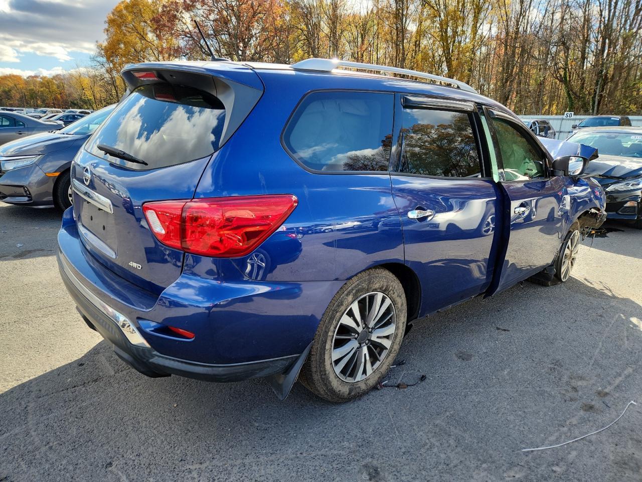 2017 Nissan Pathfinder S - Фото 3