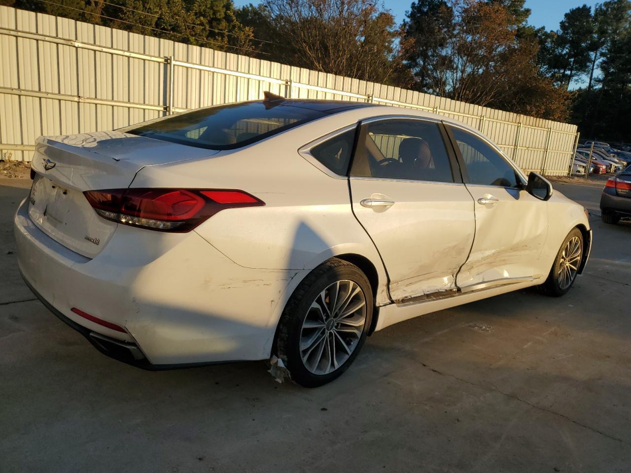 2015 Hyundai Genesis 3.8L - Image 3