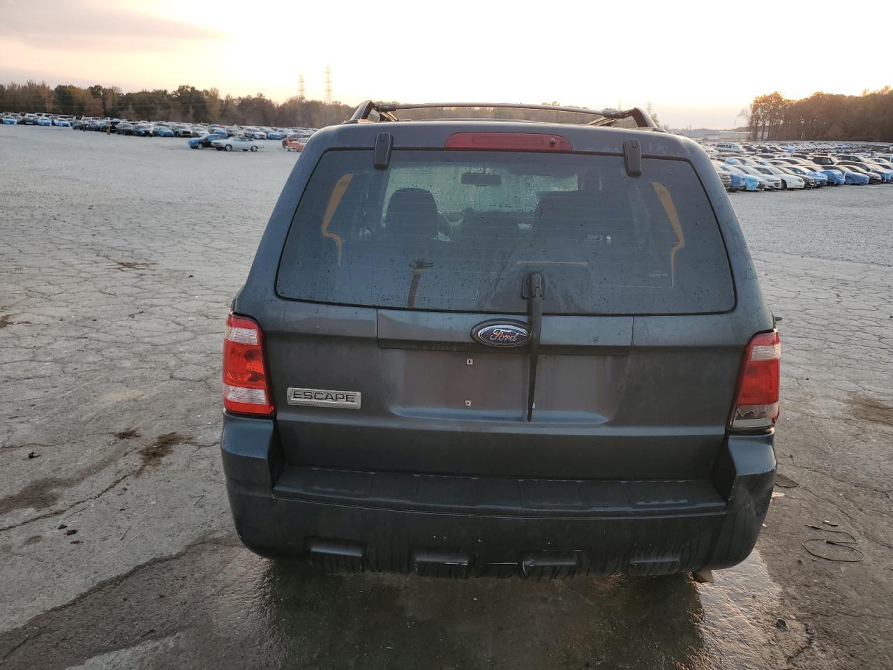 2009 Ford Escape Xls - Image 6