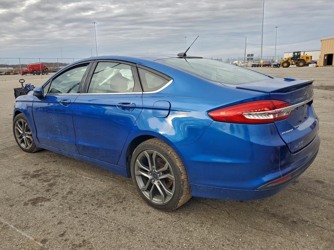 2017 Ford Fusion S - Фото 2
