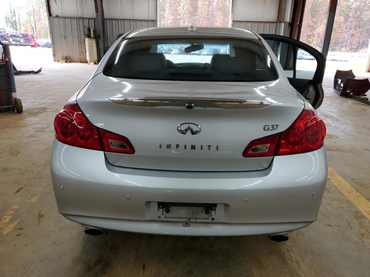 2011 Infiniti G37 Sedan - Фото 6