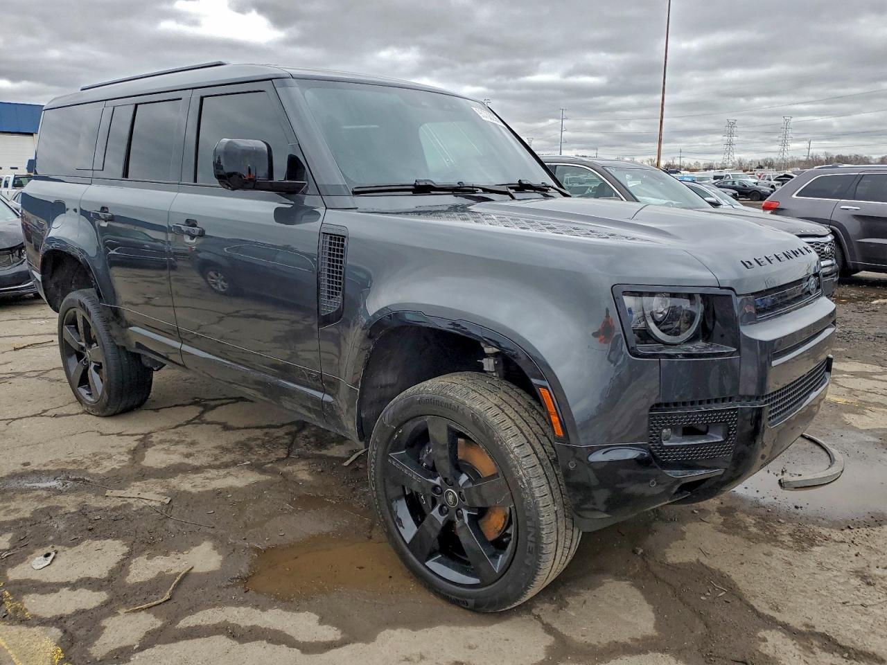 2025 Land Rover Defender 130 - Image 4