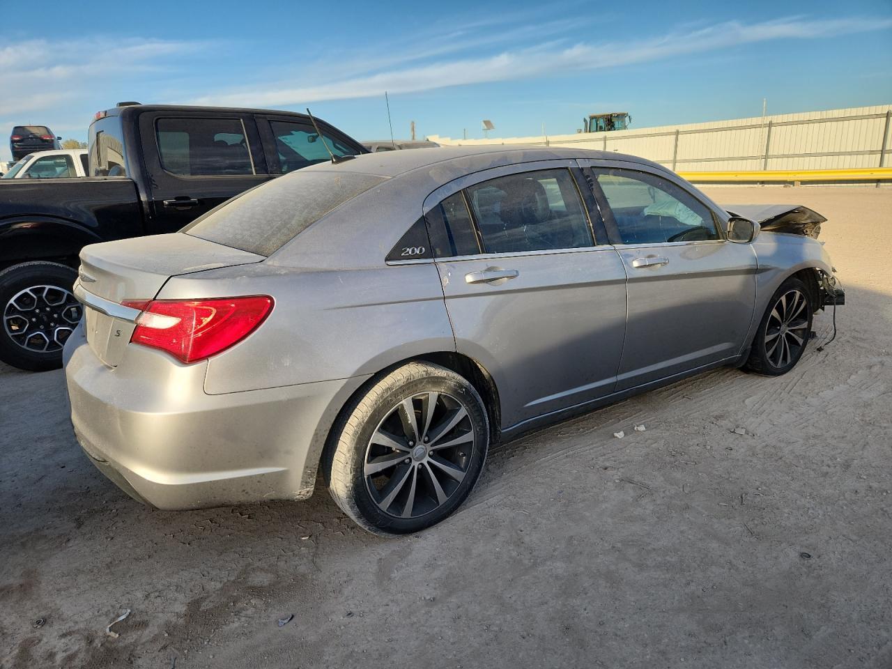 2013 Chrysler 200 Limited - Image 3