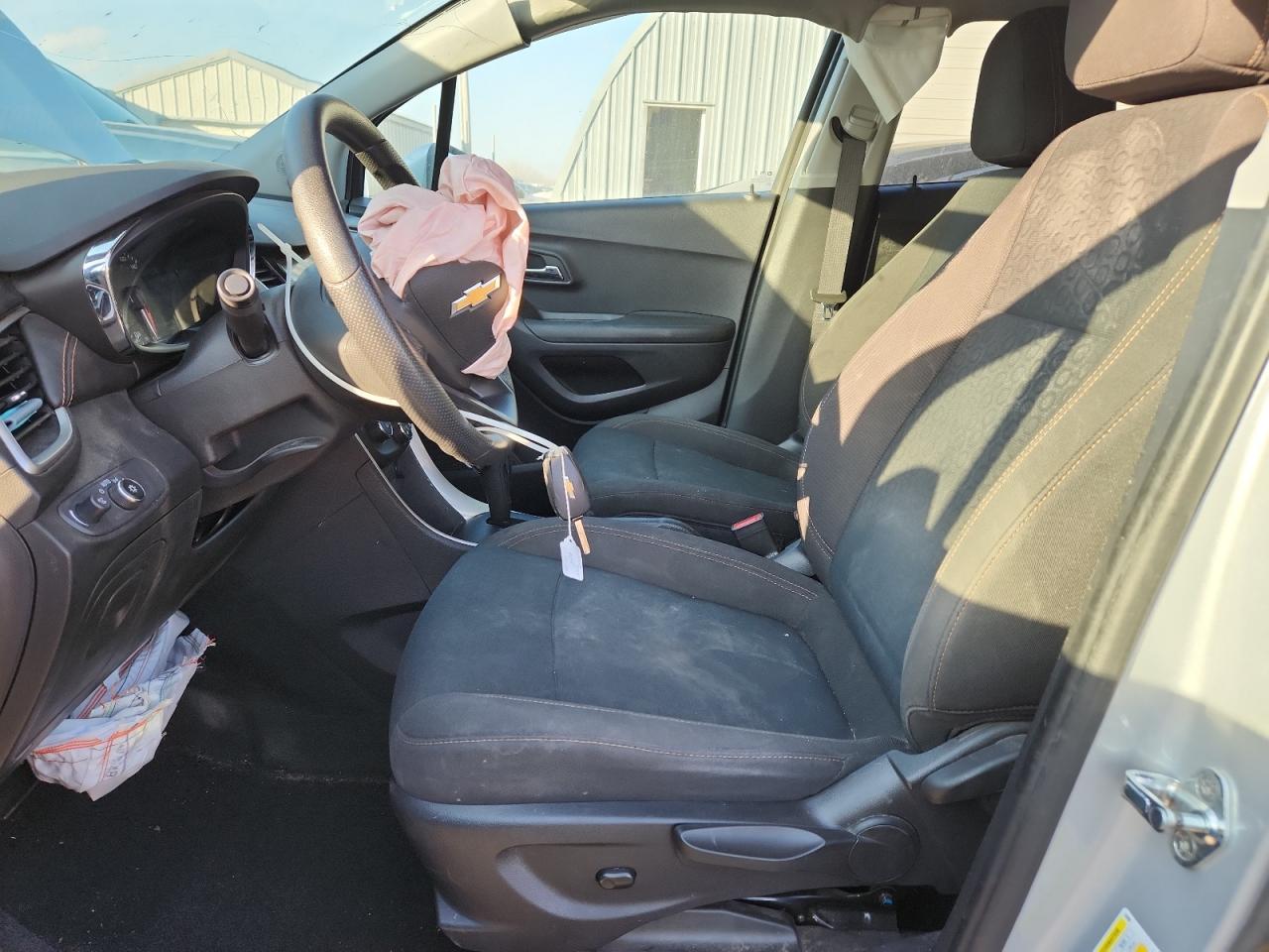 2022 Chevrolet Trax Ls - Image 7