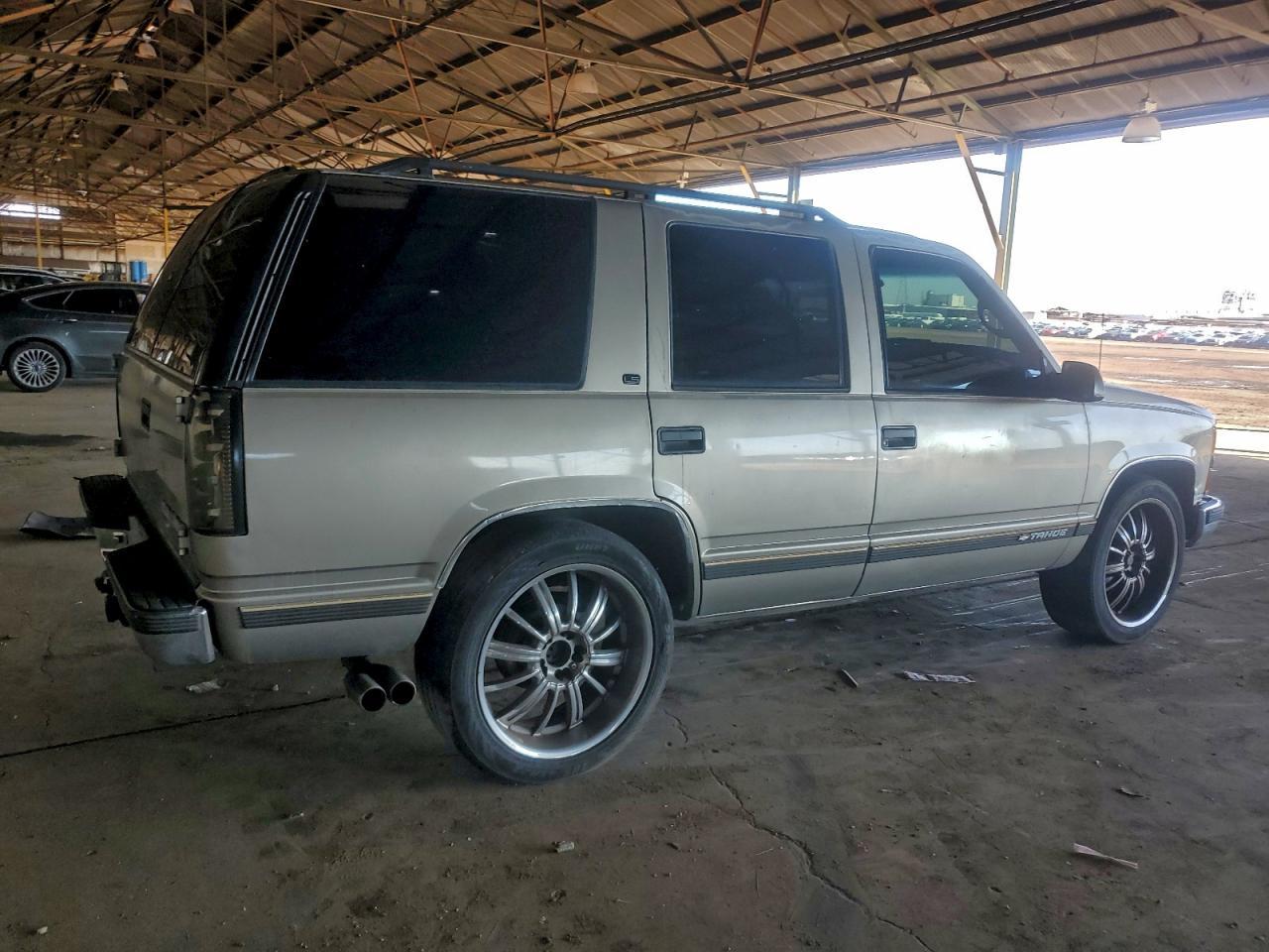 1999 Chevrolet Tahoe C1500 - Image 3