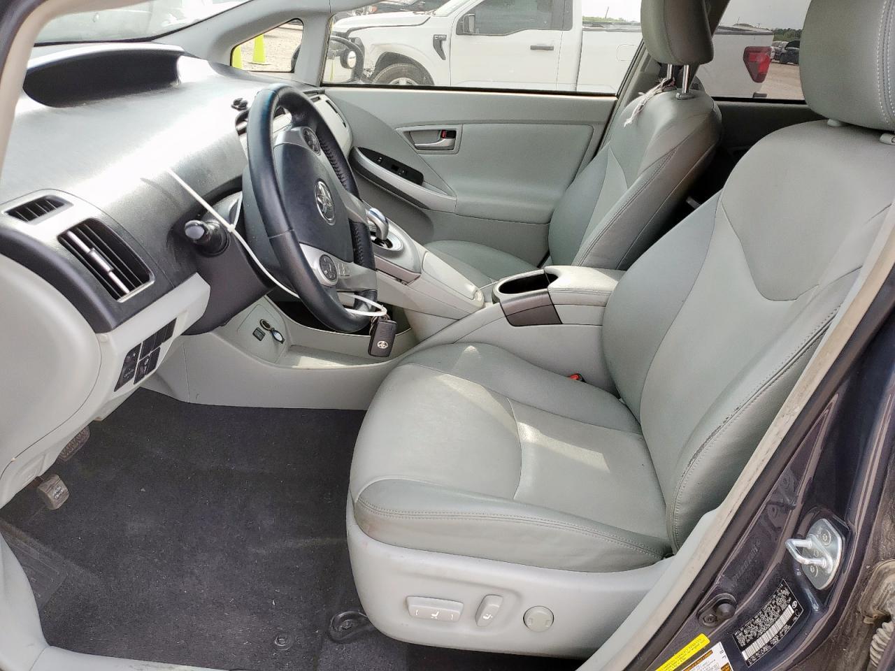 2014 Toyota Prius - Фото 7