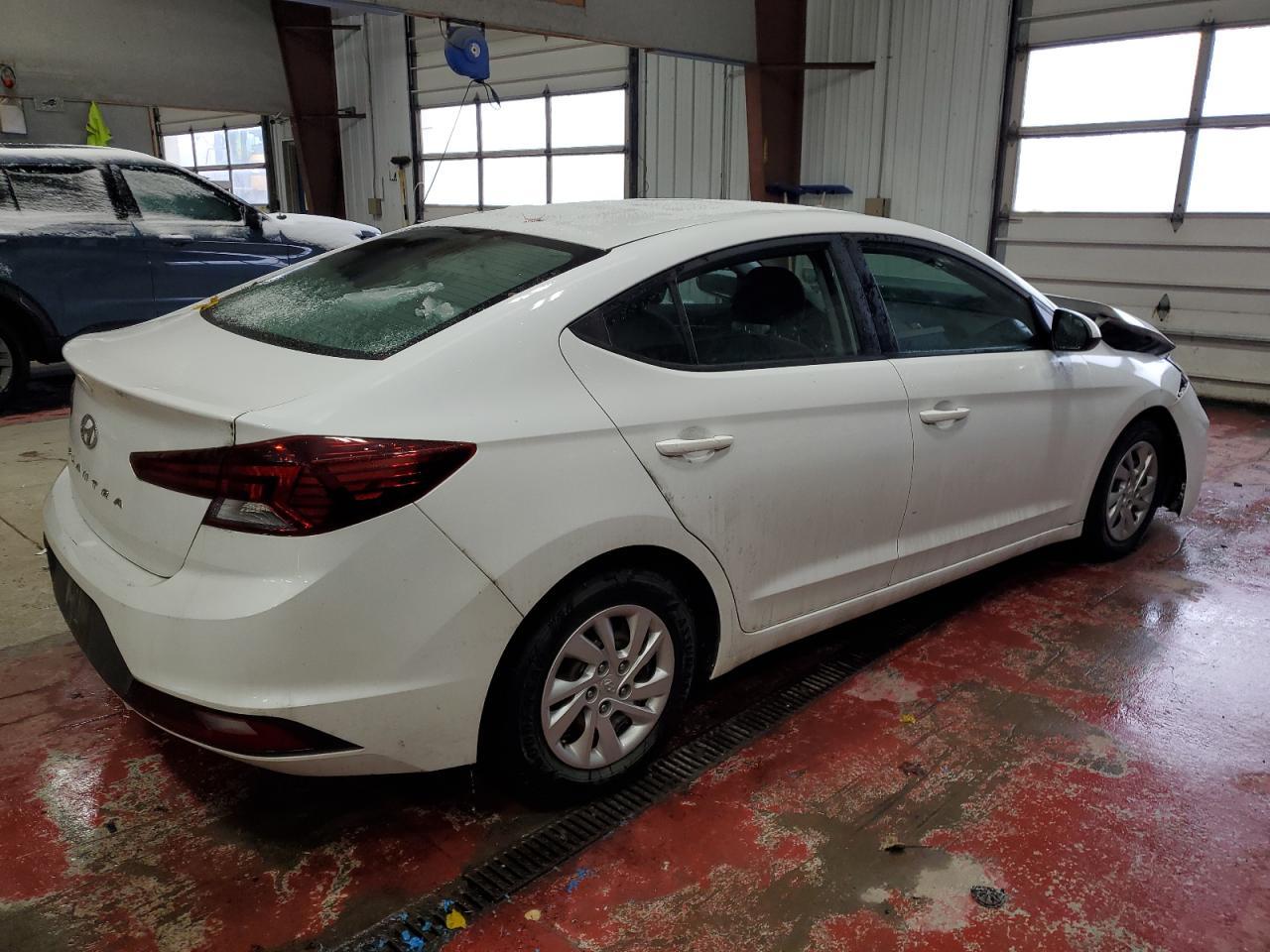 2019 Hyundai Elantra Se - Фото 3