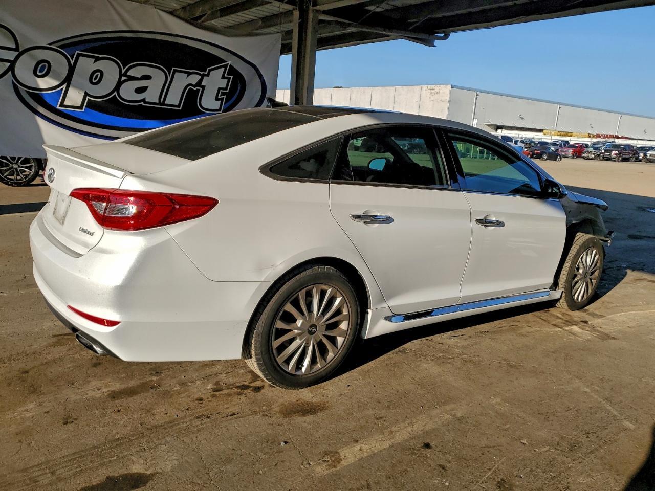 2015 Hyundai Sonata Sport - Image 3