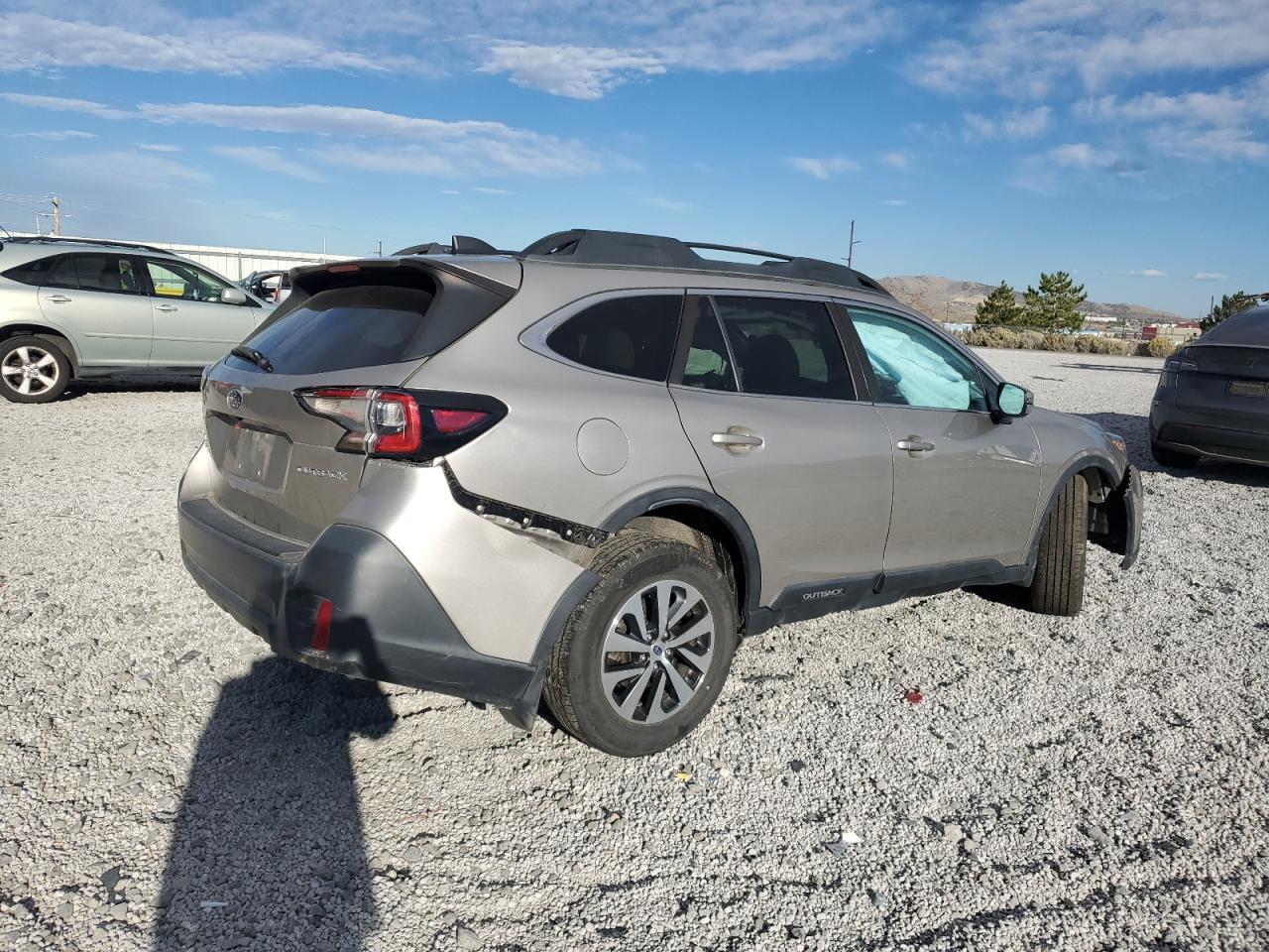 2020 Subaru Outback Premium - Фото 3