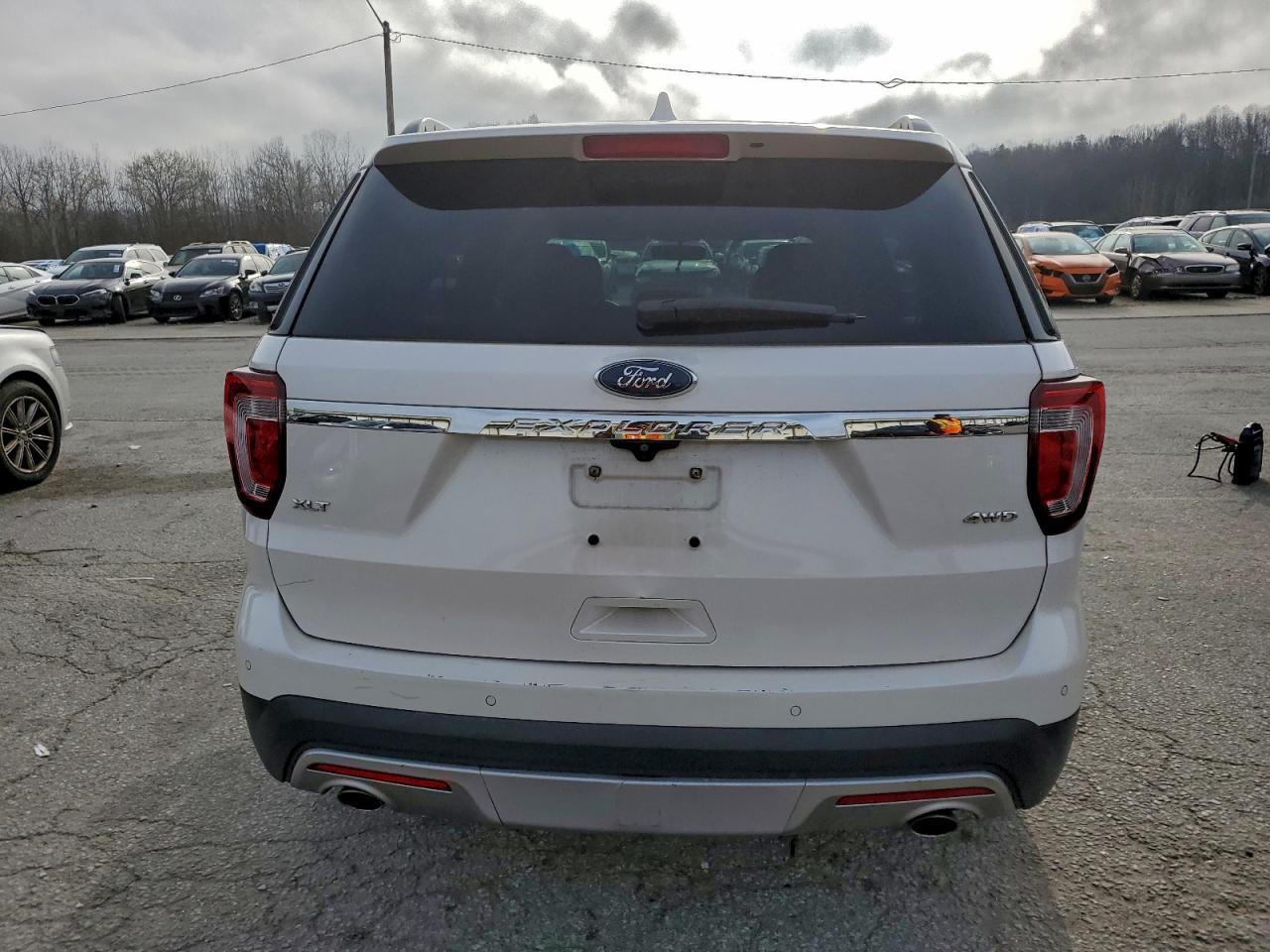 2017 Ford Explorer Xlt - Image 6