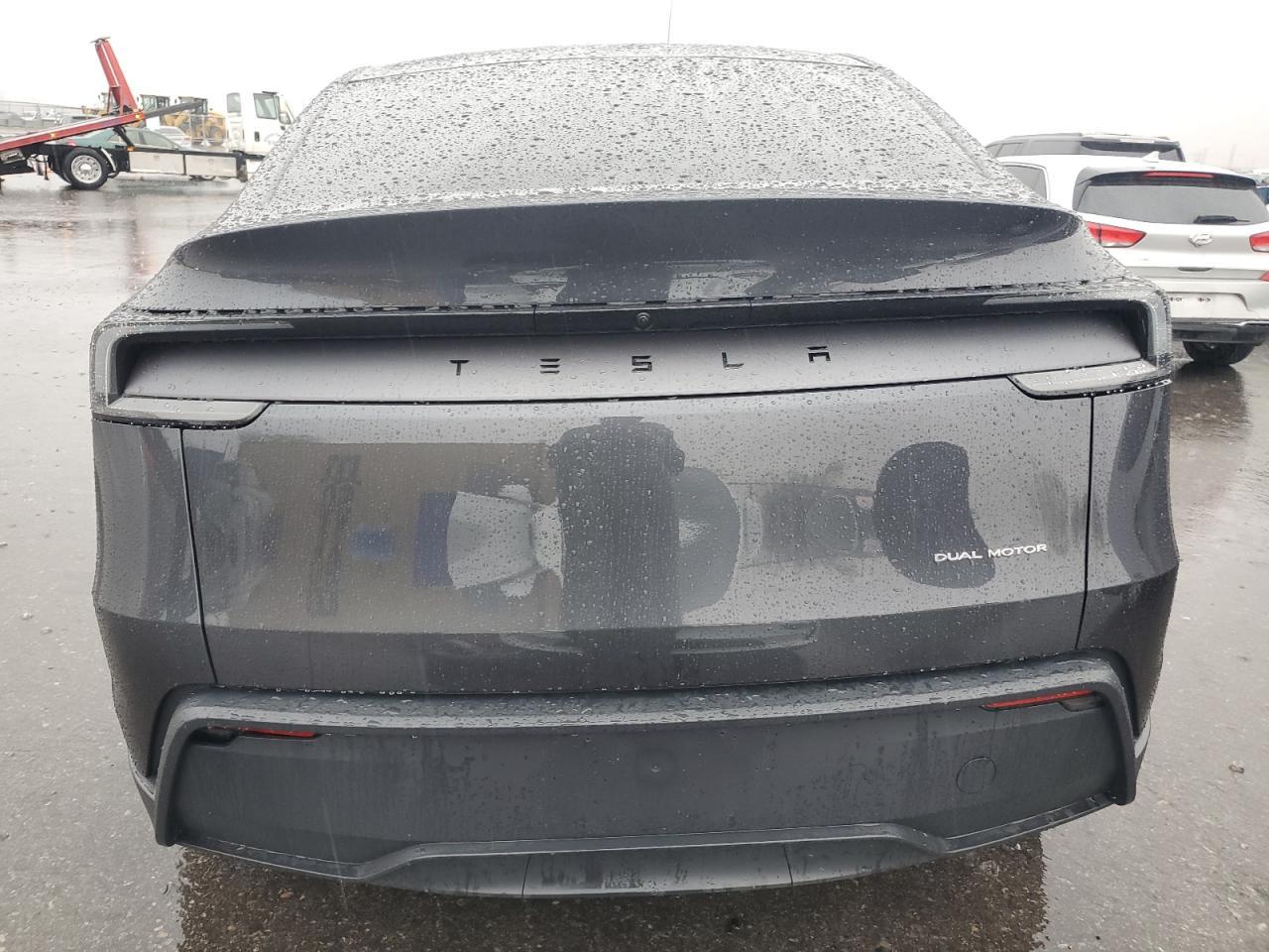2026 Tesla Model Y - Фото 6
