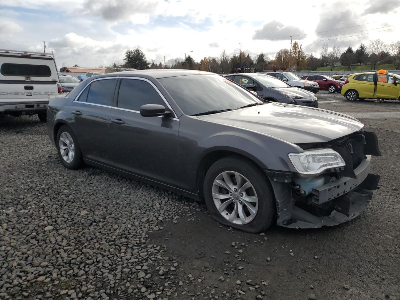 2016 Chrysler 300 Limited - Image 4