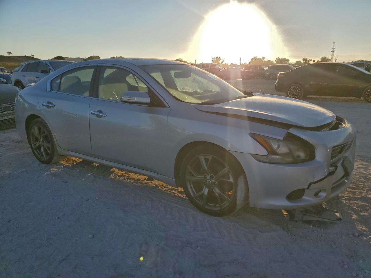 2013 Nissan Maxima S - Image 4
