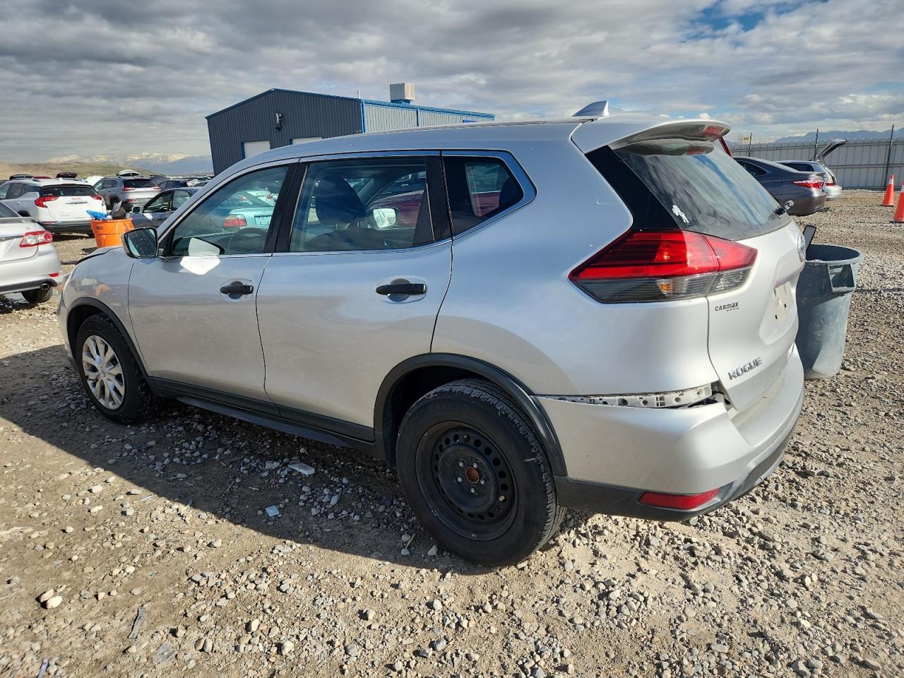 2017 Nissan Rogue S - Фото 2