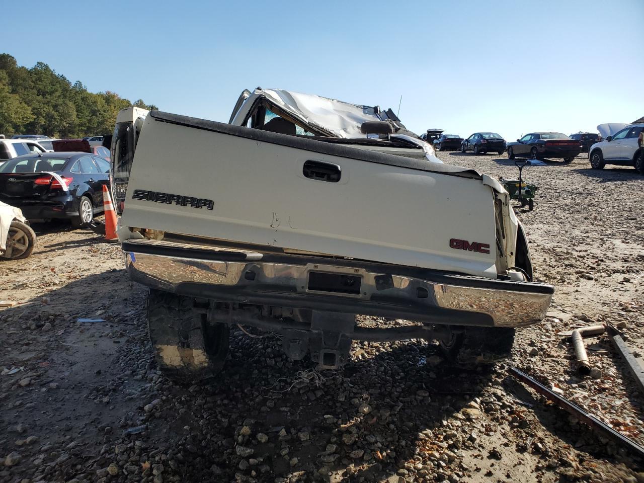 2002 GMC Sierra K2500 Heavy Duty - Image 6