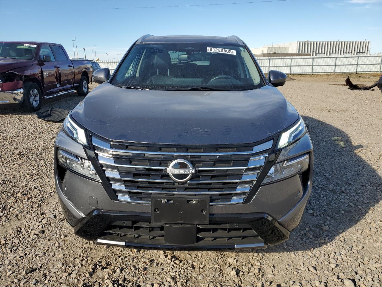 2024 Nissan Rogue Platinum - Image 5