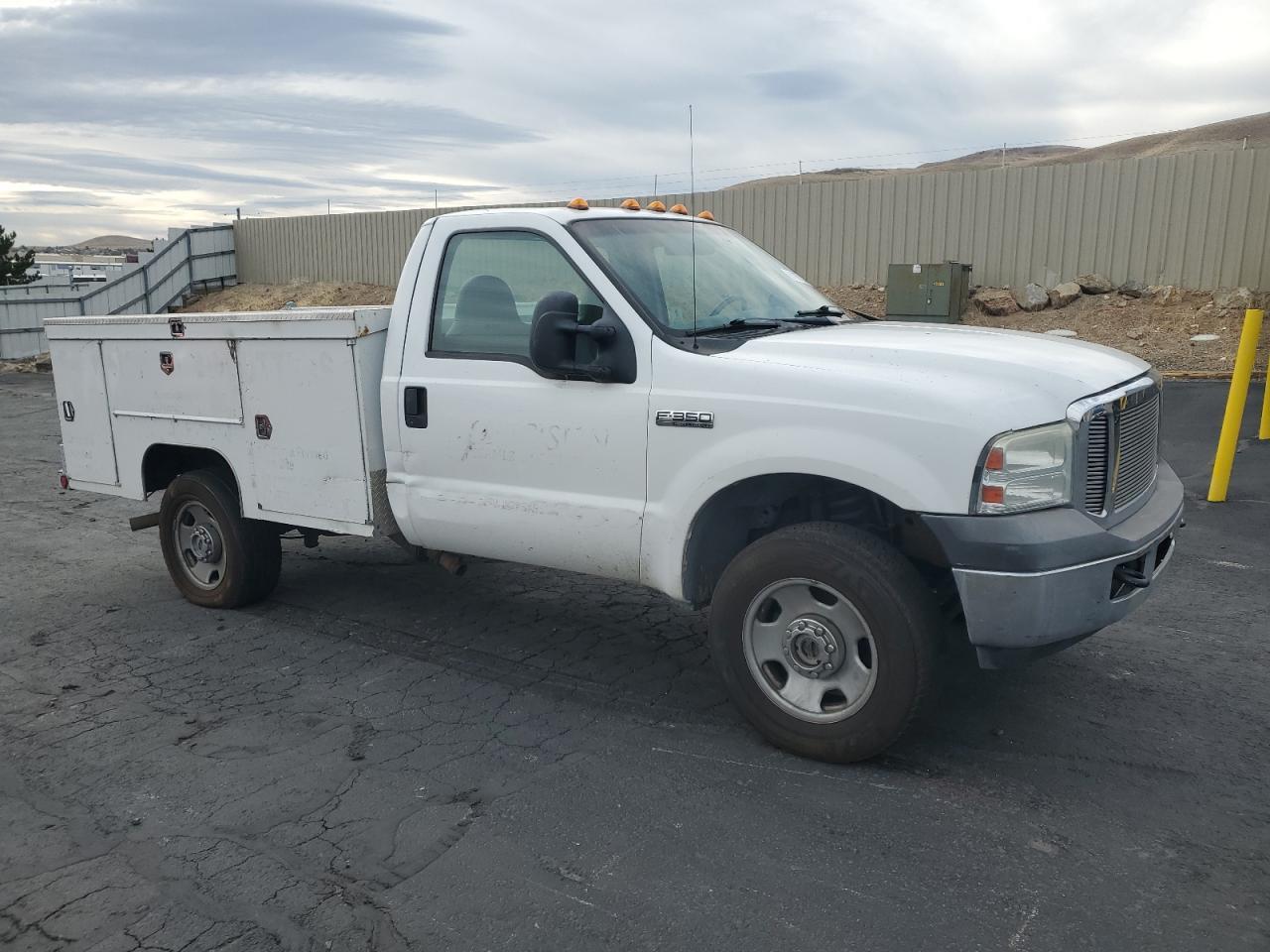 2005 Ford F350 - Фото 4