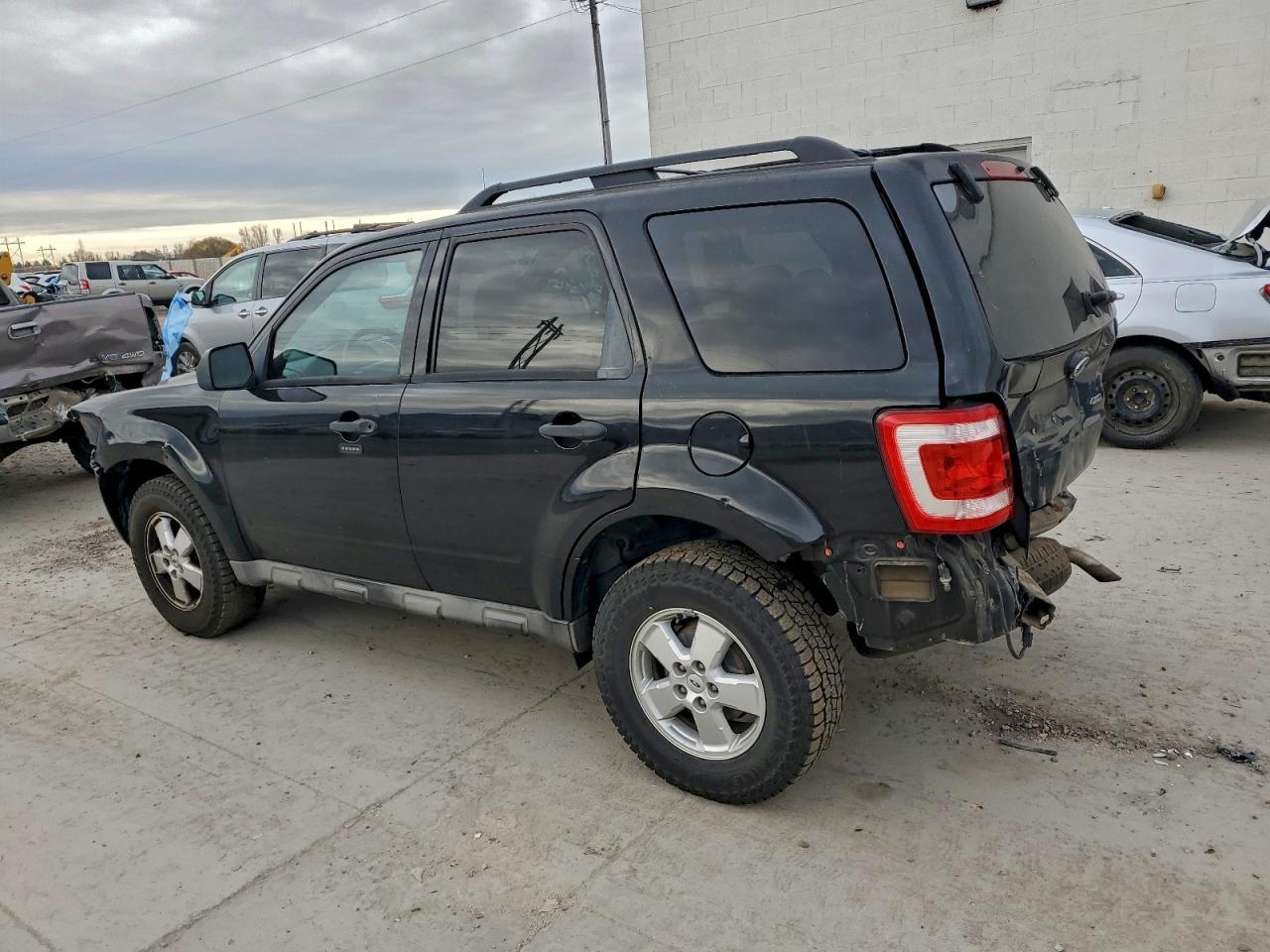 2009 Ford Escape Xlt - Image 2