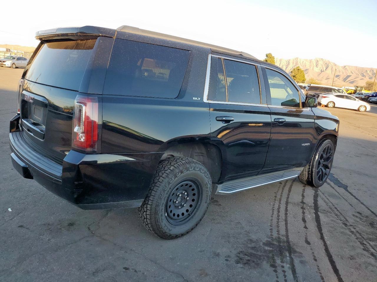 2015 GMC Yukon Slt - Фото 3