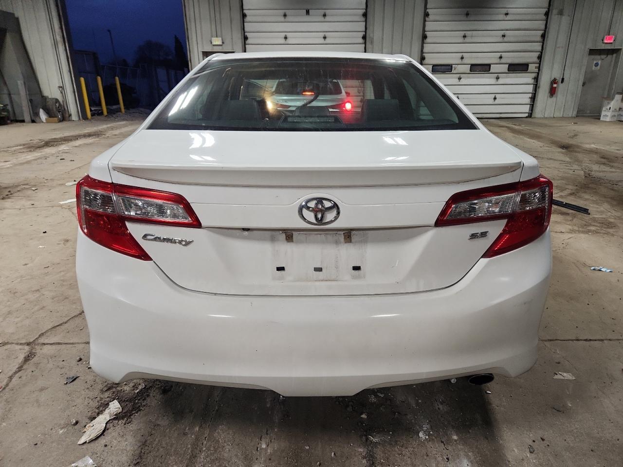 2014 Toyota Camry L - Image 6